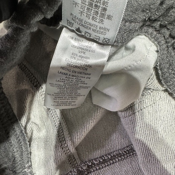 Levis Youth Gray Sweatshorts shorts - XL - Picture 4 of 9